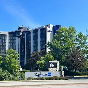 Radisson Blu Vancouver Airport & Marina Otel