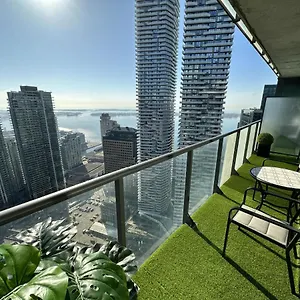  Apartment Luxury Downtown 2 Bedroom With And Views And Free Parking Kanada